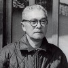 1966年（昭和41年）67歳の楢崎皐月、自宅前にて